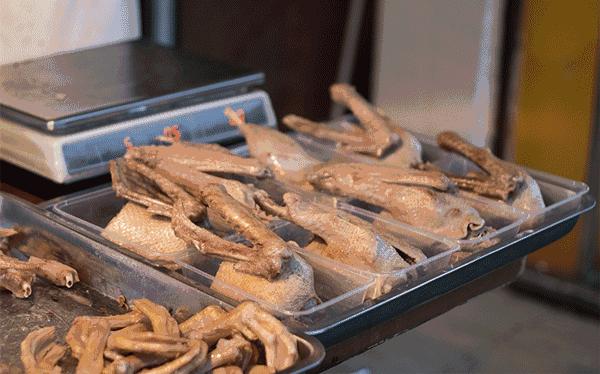 后疫情时期，镇江的这篇盐水鹅文章，真正好味又耐人寻味