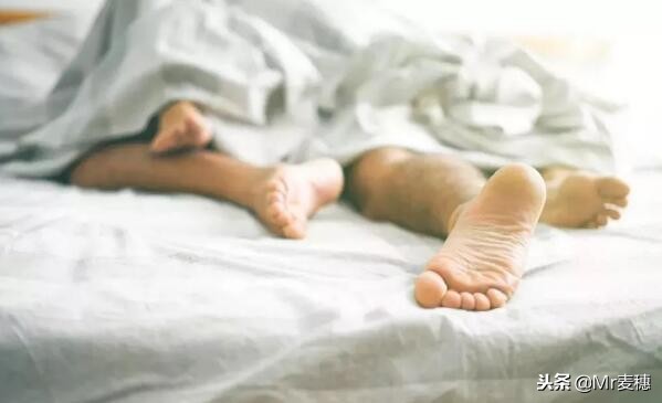 被孩子撞见做羞羞的事，怎么做才能化解尴尬也不会伤害到孩子呢？