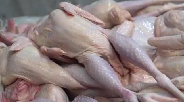 山东美女靠一锅盐发家,3年开8家店,月入至少30万,全城独一份