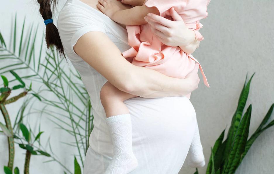 怀孕期间可以抱自己家孩子吗,怀孕不能抱自己家孩子吗