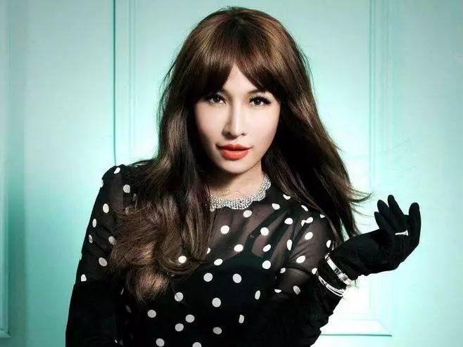 萧亚轩41岁生日新闻,萧亚轩潇洒小姐快乐大本营2010