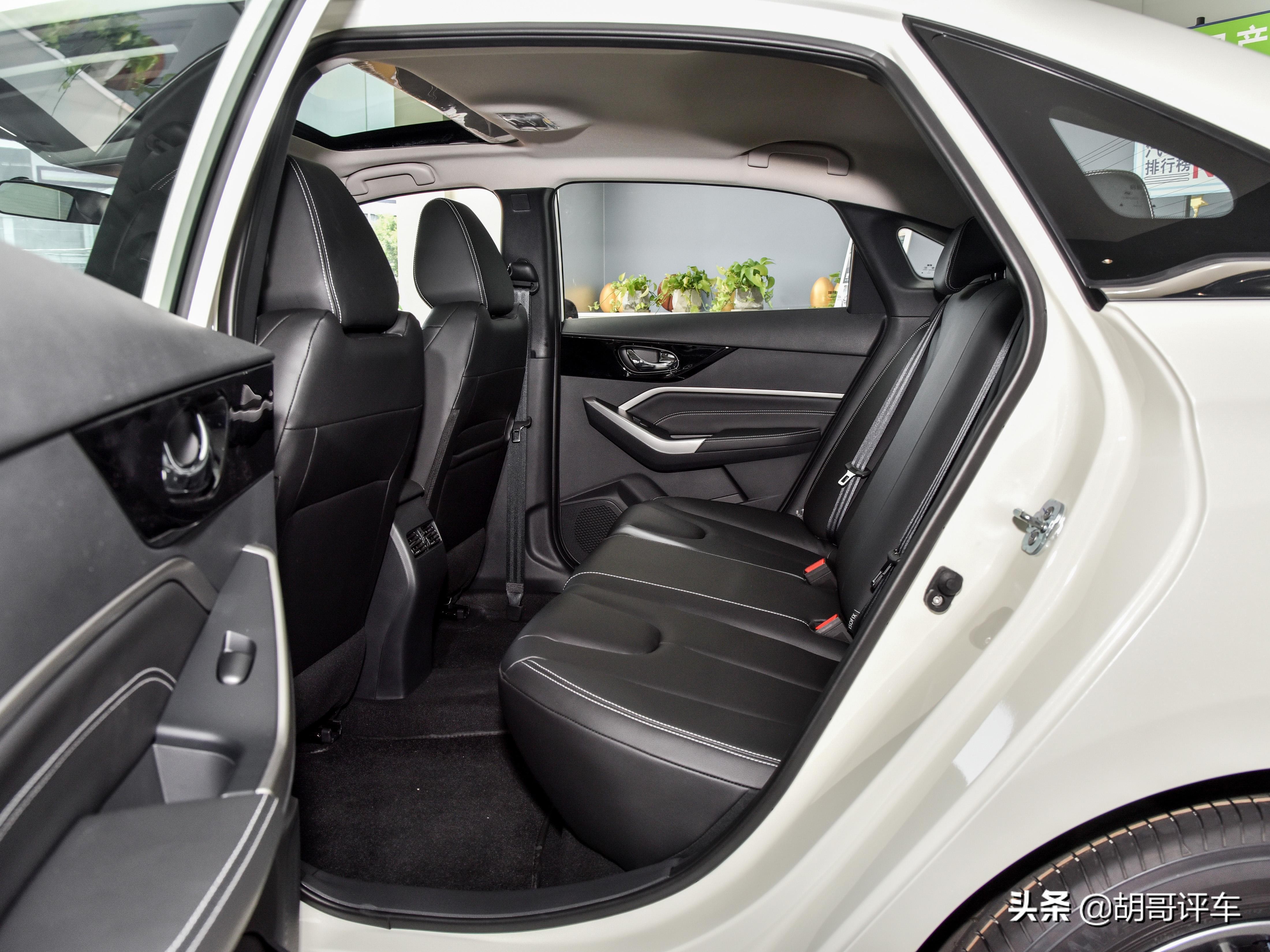 启辰d60空间大还是朗逸大,启辰d60plus和轩逸发动机一样吗