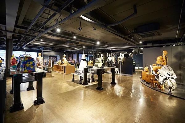 从濒临倒闭到年营收25亿,从濒临倒闭到市值266亿