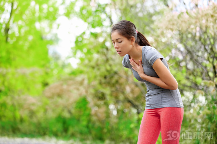 悲剧！一天内2名中年壮汉跑步时猝死，平时一直有运动习惯