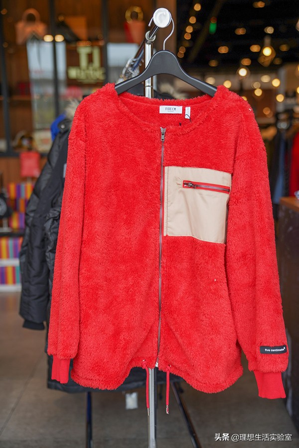 我们逛了天的成都时代奥莱，为你整理出这份春节新衣精明采购清单