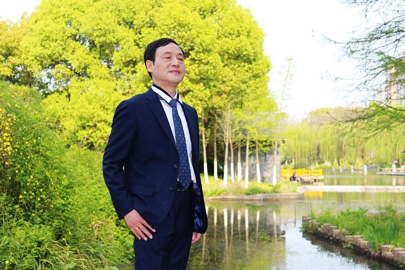 如何穿出儒雅随和富有学识的气质,穿出优雅品质感