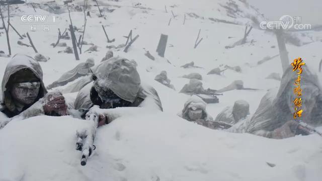 《跨过鸭绿江》受追捧，三大败笔不吐不快