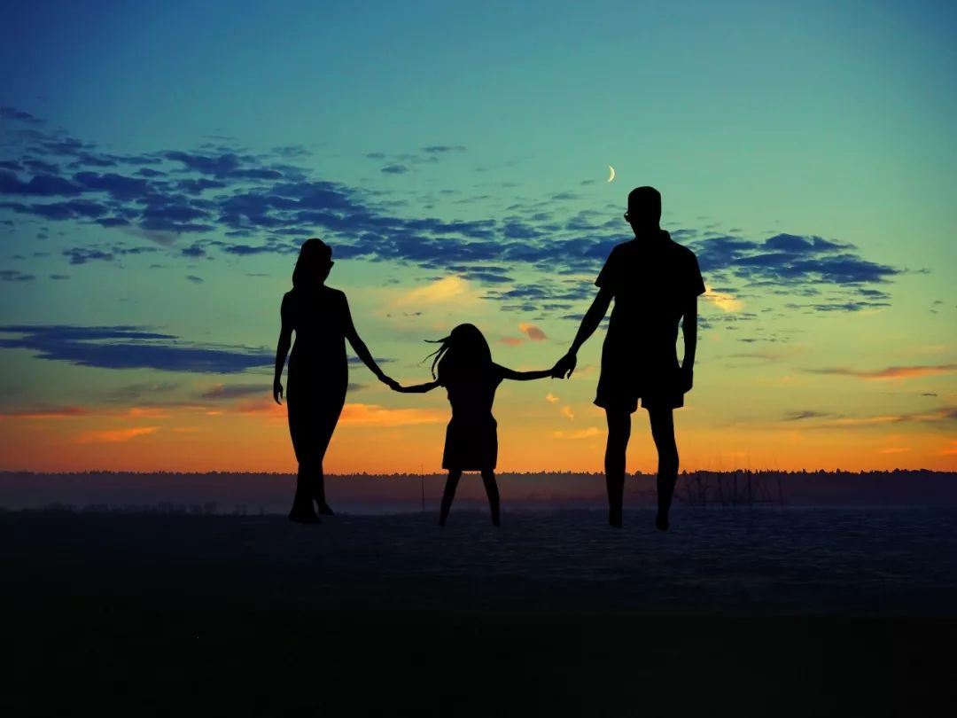 何为孝道?女大学生因一句话跟父母断绝关系,20年时间杳无音信