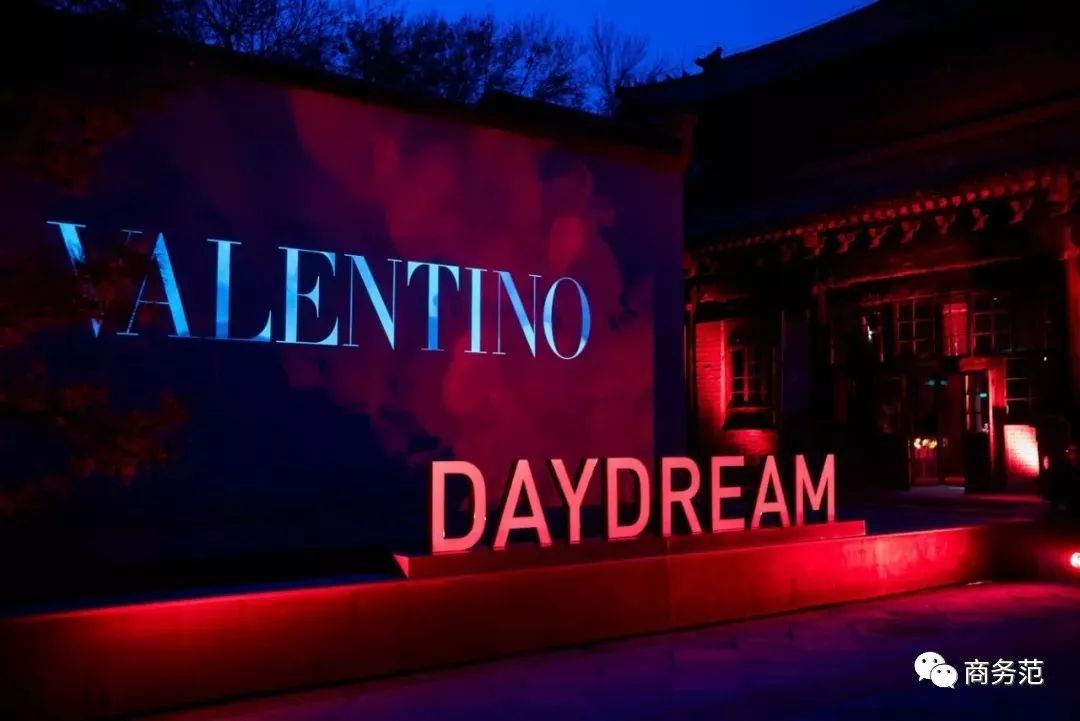 Valentino第一次中国办高定秀,张艺兴来捧场,杜鹃压轴气质绝了