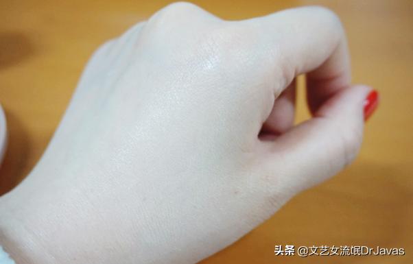 气垫卡粉,气垫太干了卡粉怎么办