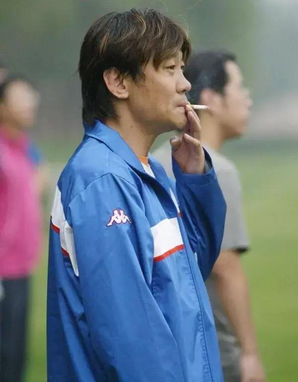 前国脚高峰因多次吸毒被警方处理,前国脚高峰被刑拘