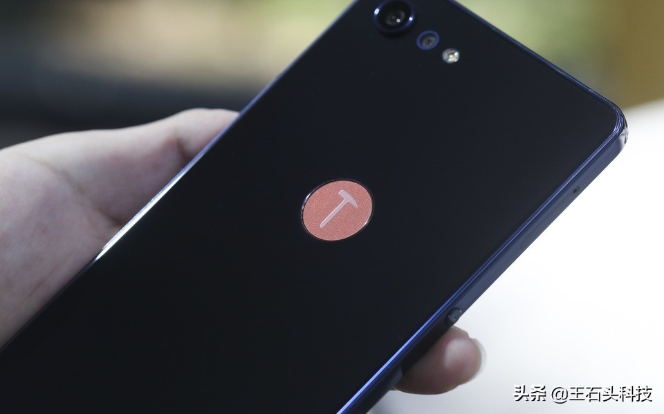 罗永浩的锤子手机怎么失败的,罗永浩锤子手机现在还有人用吗