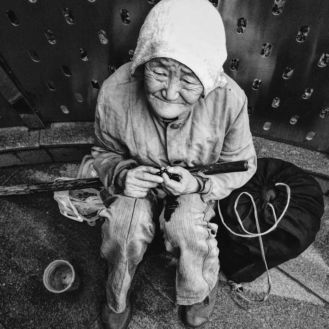 人老了腋毛会脱落吗,人老了脑都会萎缩吗