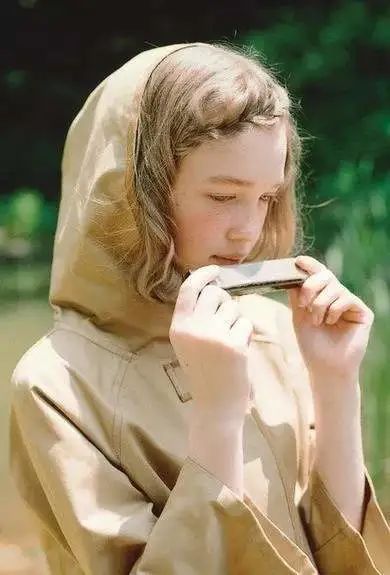 口琴只是孩子的玩具吗,口琴是移动的钢琴