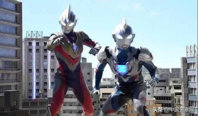 男子买到假手办报警捣毁制假窝点,男子买假原神手办