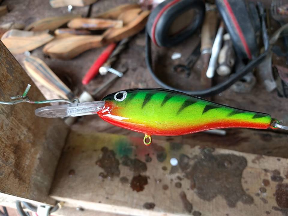 路亚钓鱼穷三代,路亚如何做假饵