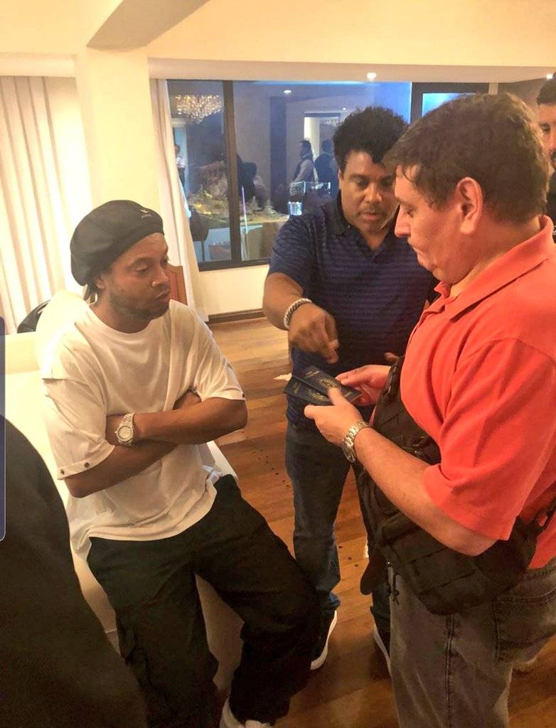 终于输球了!小罗遭遇巴拉圭监狱首败,对手是杀人犯+抢劫犯!