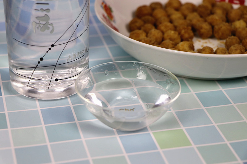 浓香型白酒52和42哪个好下口,好喝的二两装浓香型白酒