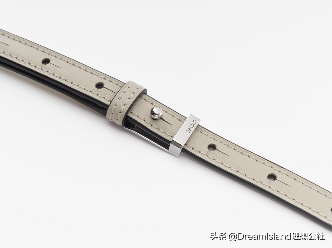 loewe半月形手袋手提包,loewe走秀款包包