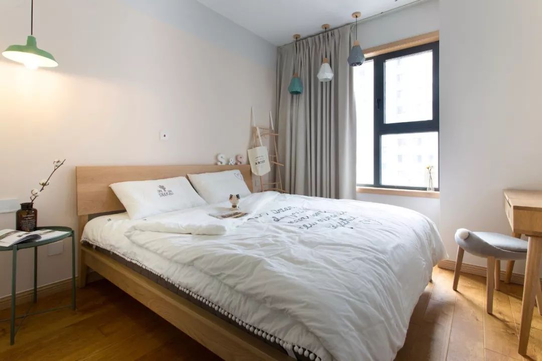 家里的床头背景怎么弄才好看,大面积的床头背景该怎么做