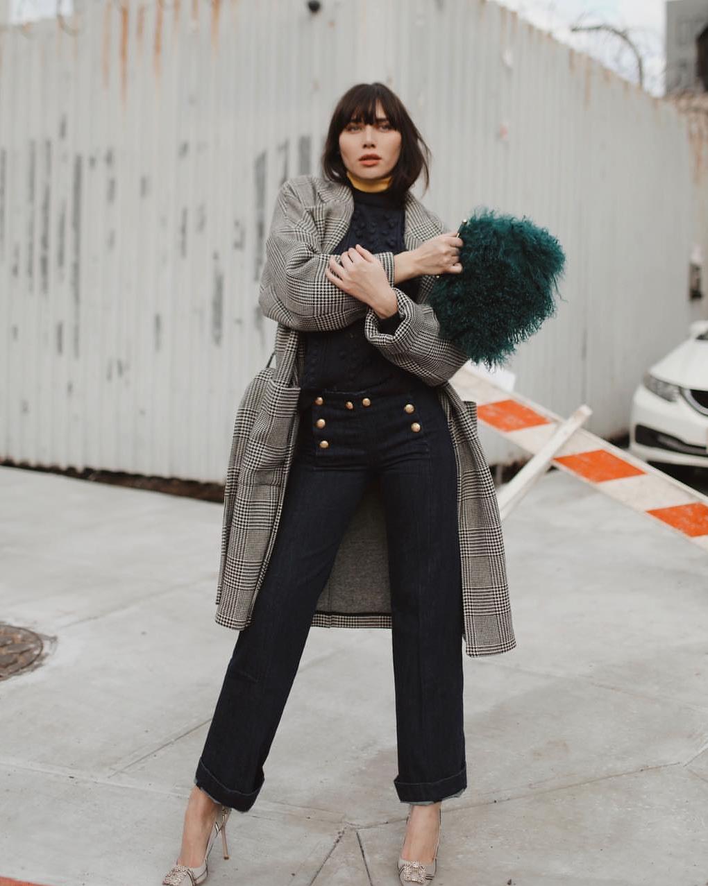 黑白格纹大衣怎么搭配好看,戴帽子黑白格纹大衣怎么搭配好看