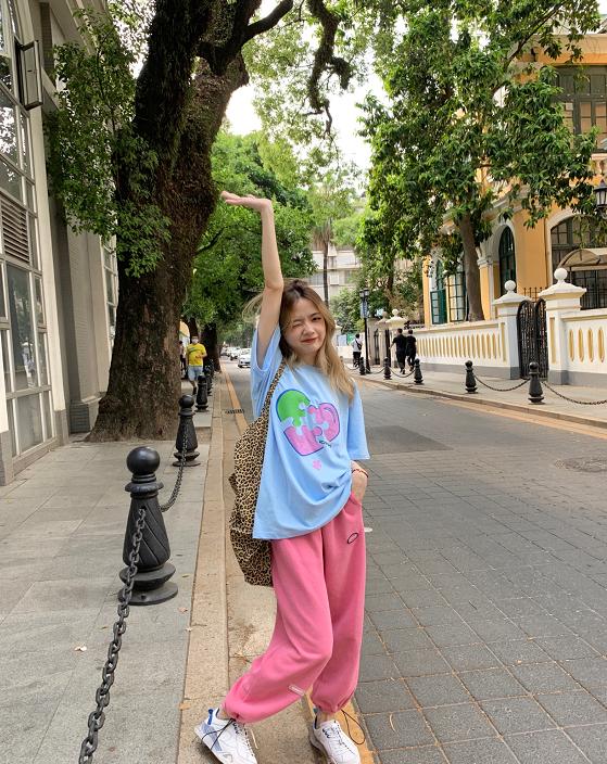 2024早春穿搭高级感粉色系,什么颜色内搭是百搭又显肤色白