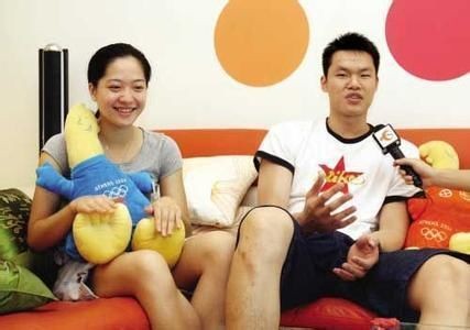 揭秘朱芳雨与现任妻子的恩爱秘密,朱芳雨三次婚姻