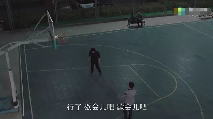 小欢喜黄磊和沙溢在地下车库,小欢喜沙溢黄磊父母年轻时的模样