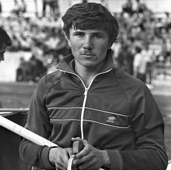 是谁打破了布勃卡的纪录,破了4次世界纪录