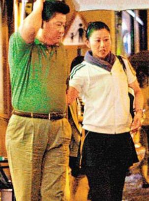 10位出轨男星的老婆与小三对比,唯一允许妻子出轨的男星