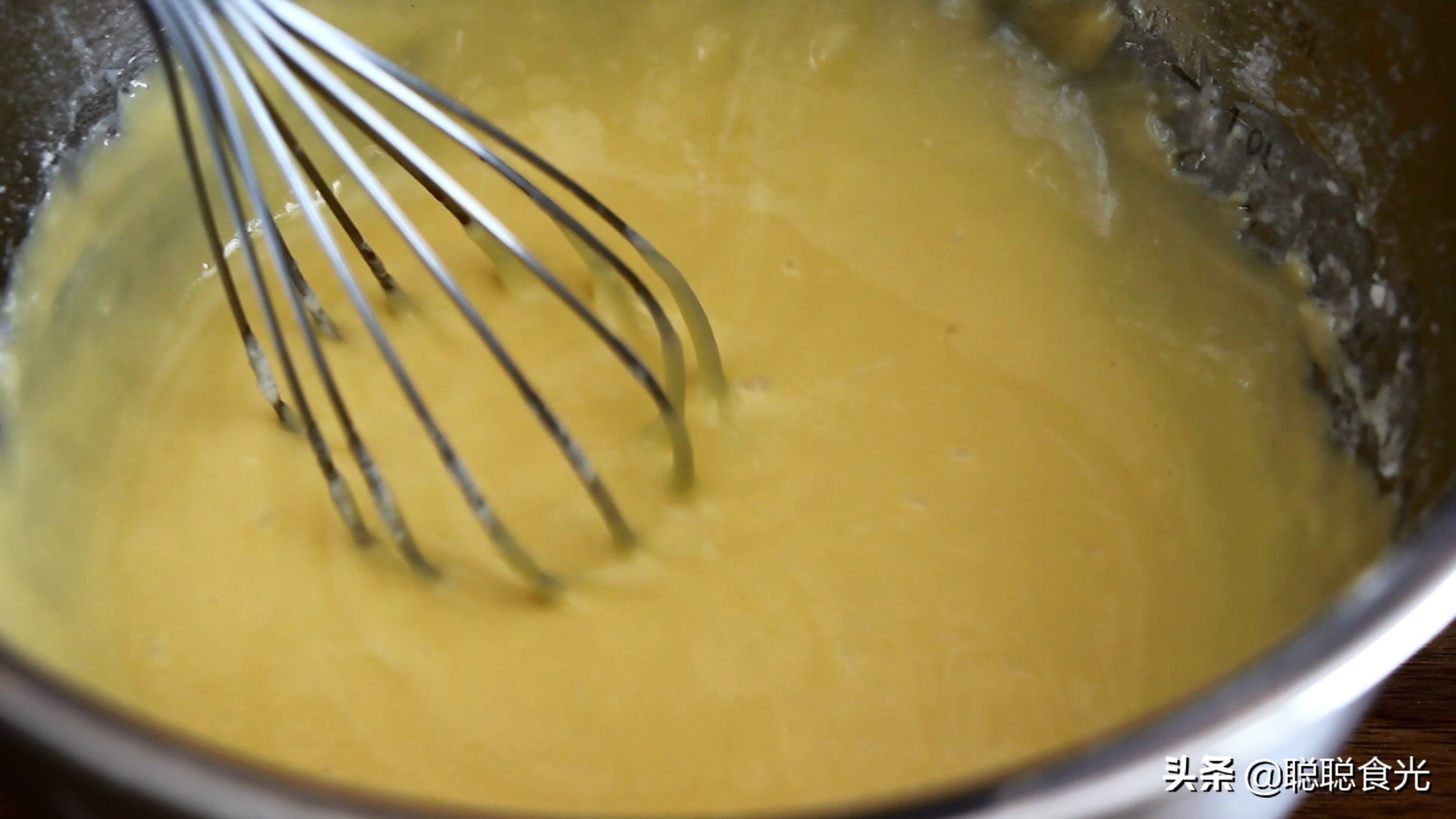 用电饭锅做蛋糕教程不用低筋面粉,鸡蛋面粉怎么用电饭锅做蛋糕
