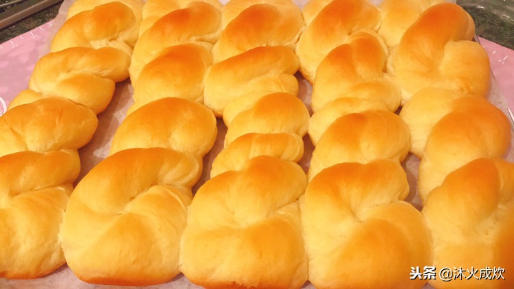 做面包发酵后的面团太湿了怎么办,做面包面团发过了有什么办法