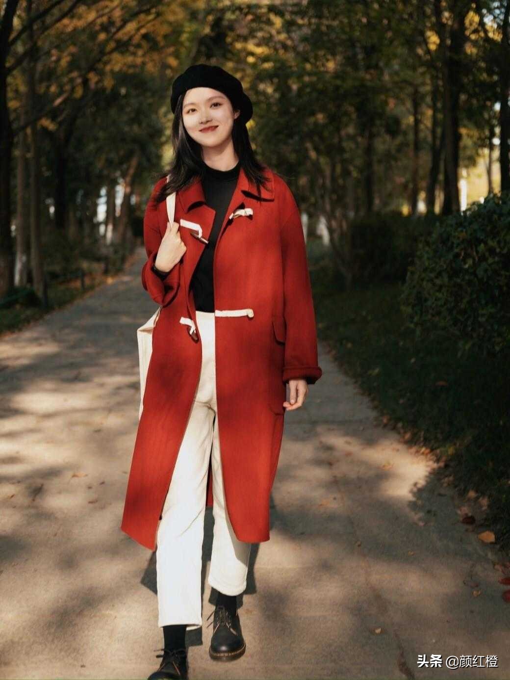 这些才是红色大衣的正确搭法,经典稳重又有气场,让你美出新高度