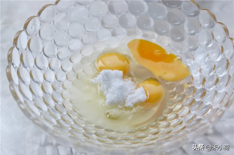 婆婆买一箱芒果吃不完,做成蛋糕香甜细腻,女儿一口气吃了3份