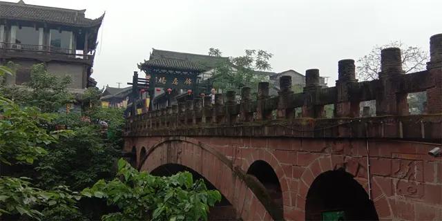 这个川中第一古镇仙气逼人，据说来过的女子回去之后都变漂亮了！