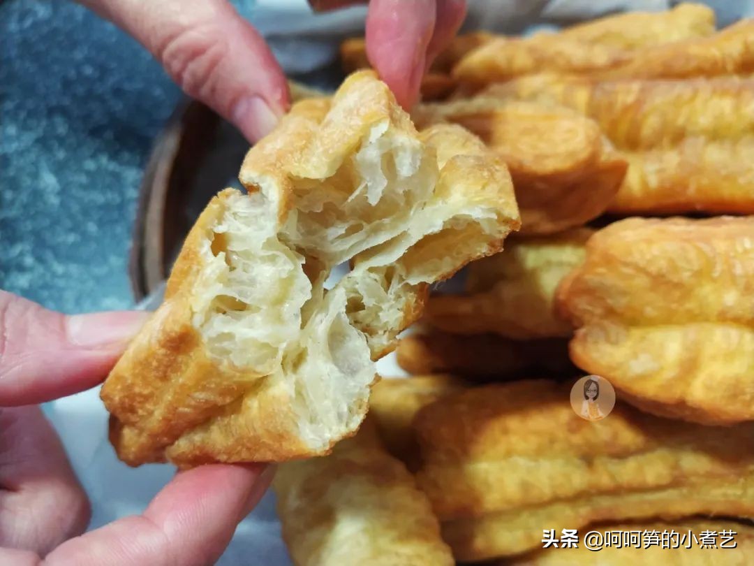 新油条怎么做酥脆松软完整教程,油条怎么做酥脆松软高筋面粉