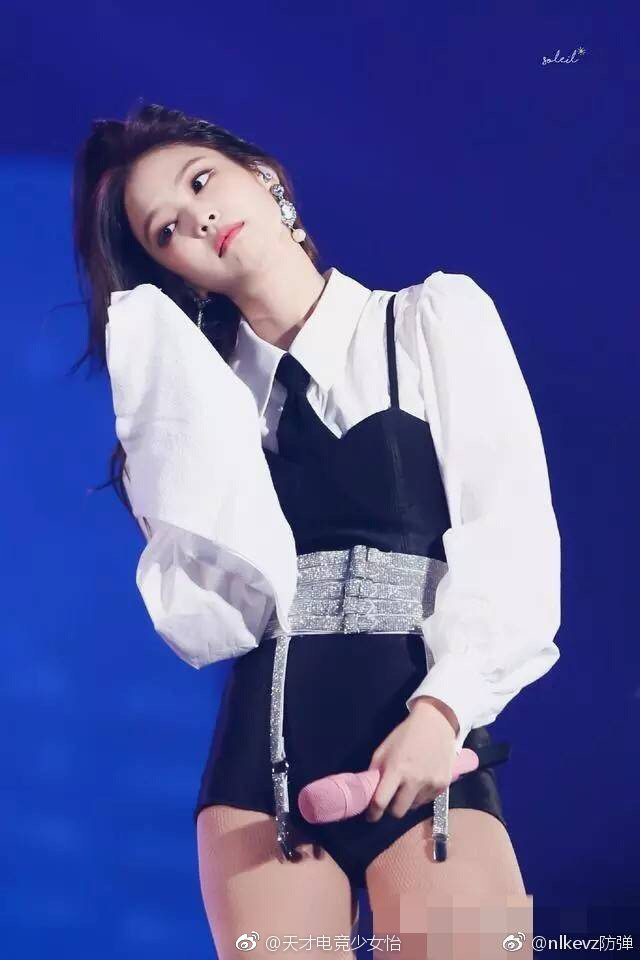 姜丹尼尔泫雅灿烈等爱豆最爱的潮牌，400块就能到手