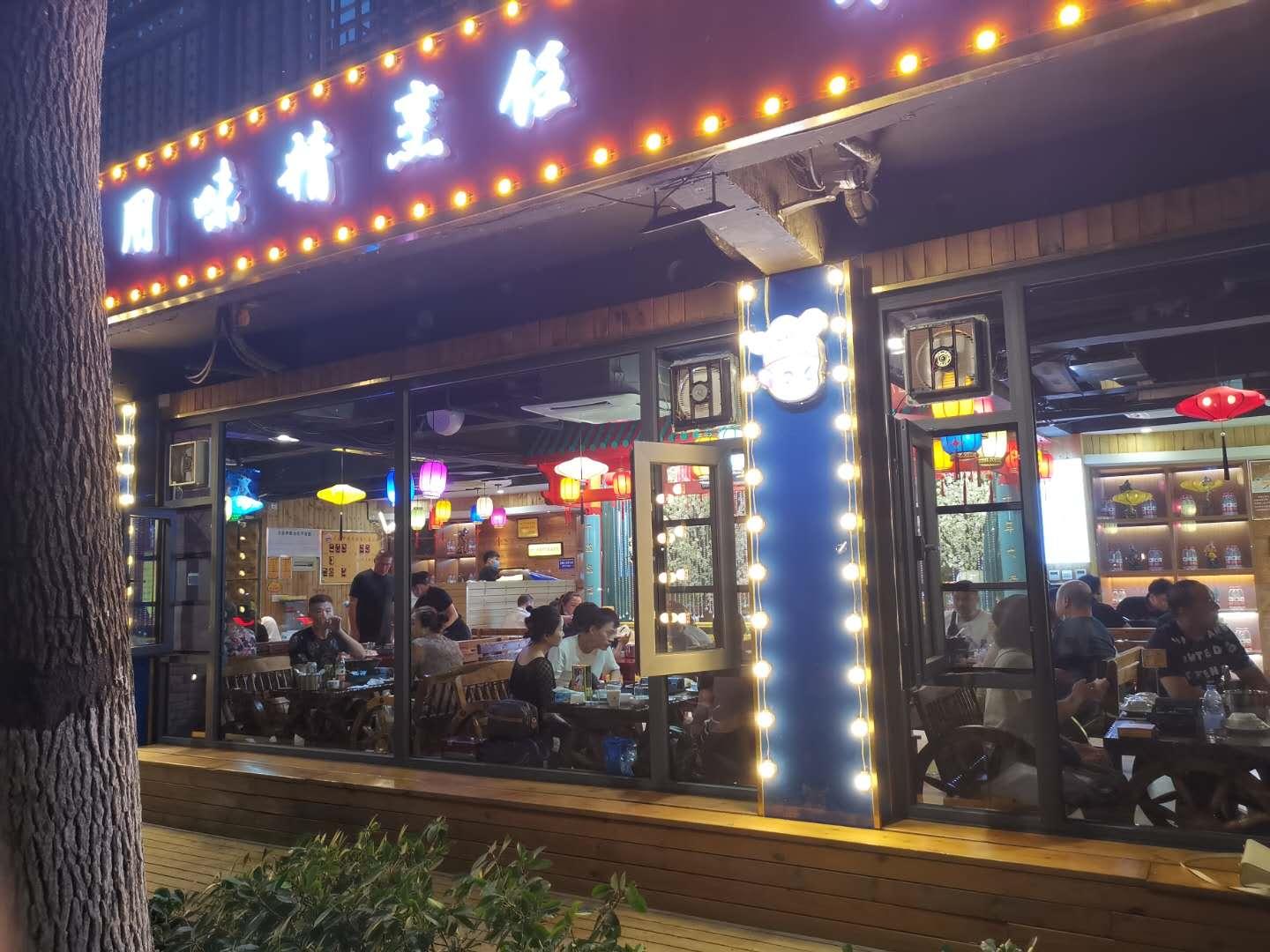 开在桥上饭店武汉,鹦鹉洲大桥下的餐馆
