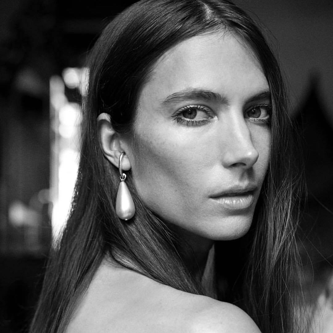 有时候质感就体现在小小的配件上，一件可以陪你穿梭日常的珠宝