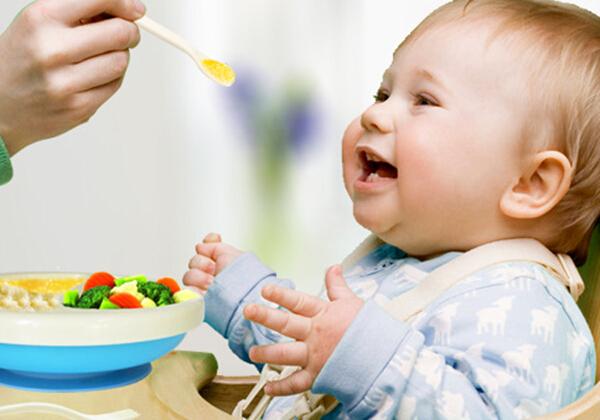 宝宝吃辅食导致便秘的原因,宝宝吃辅食开始一直便秘怎么回事