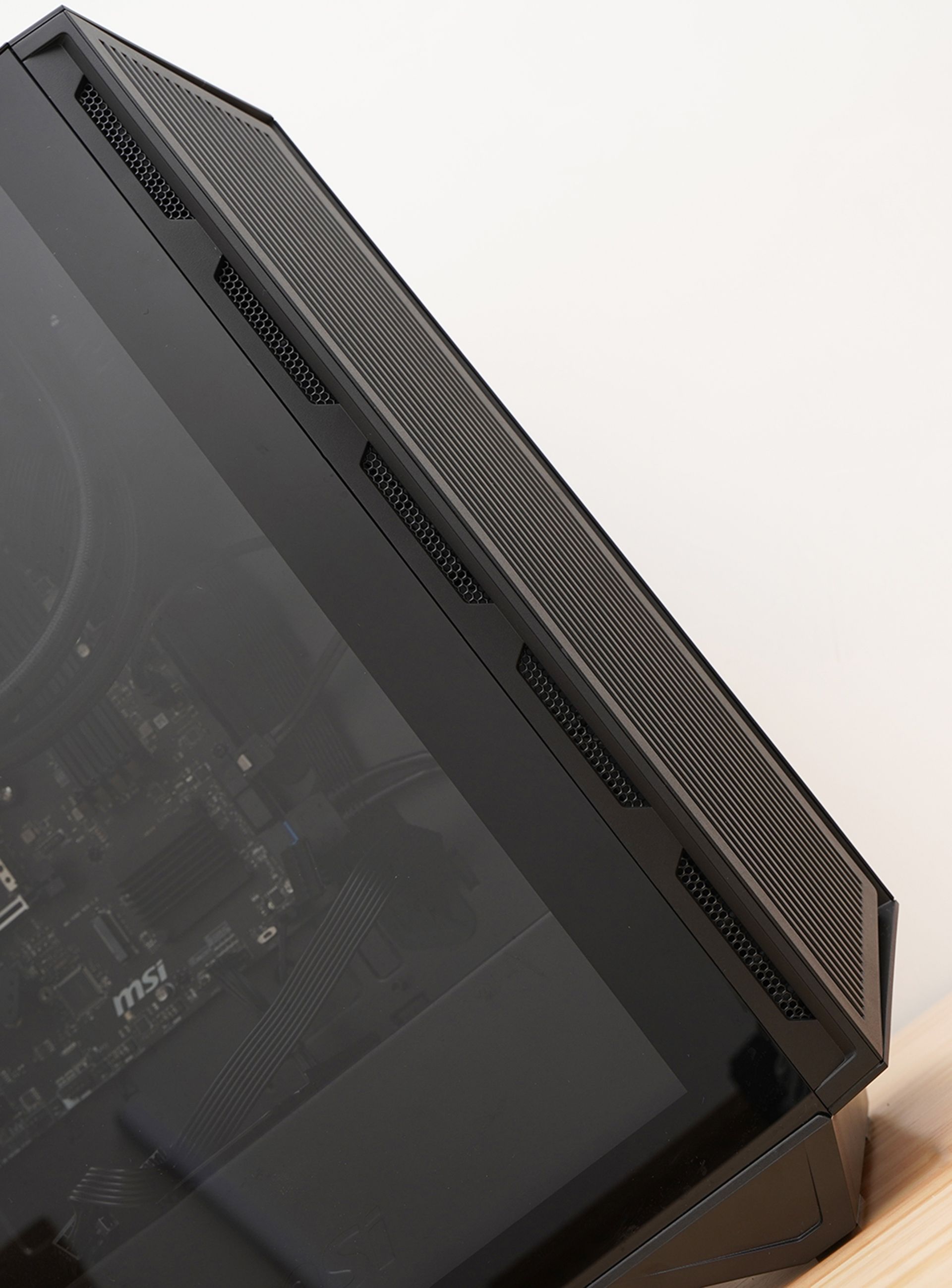 微星宙斯盾z5值不值得买,微星宙斯盾z5支持风扇