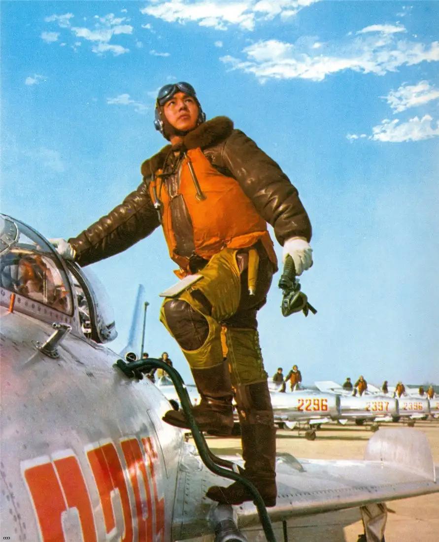 飞行员的待遇有多高,70年代我国飞行员的收入