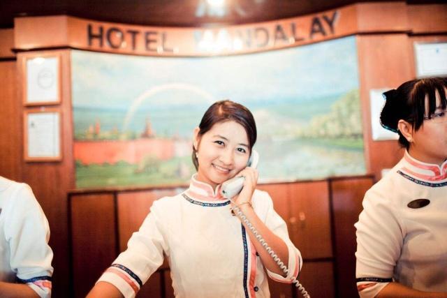 酒店前台接待员4000不包吃住,酒店前台工作一个月能挣多少钱