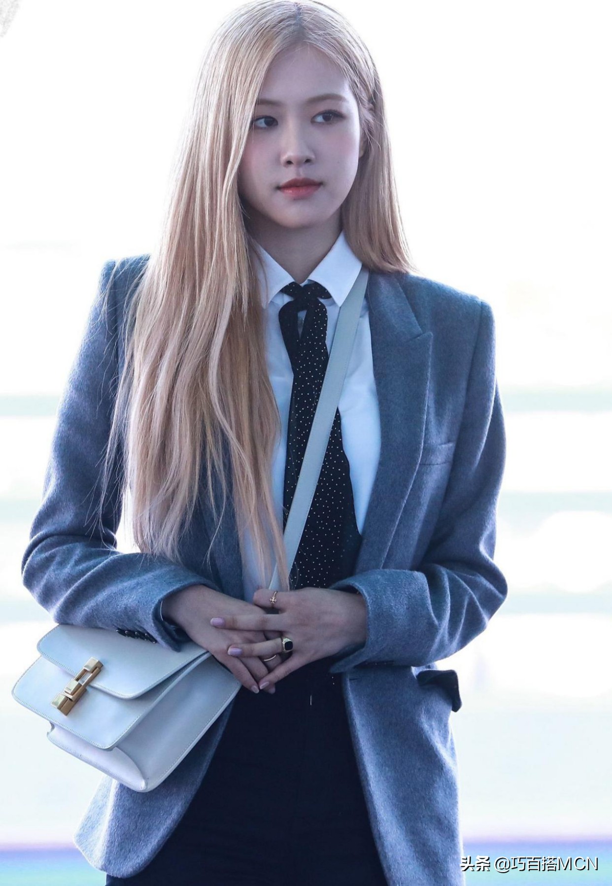 rose朴彩英穿搭飞行夹克,rose朴彩英onlylookatme伦敦演唱会