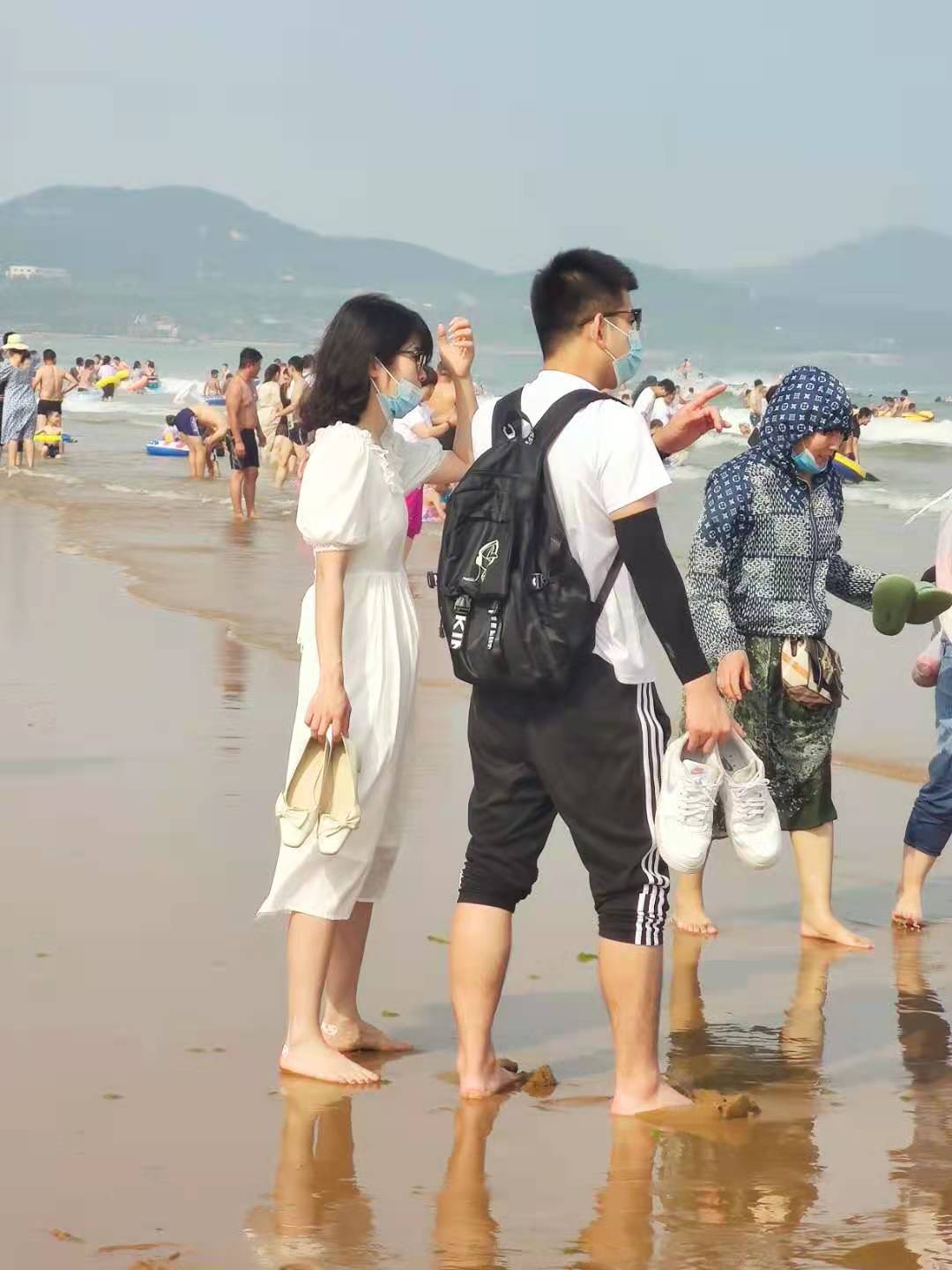 青岛金沙滩——亚洲第一滩，夏天人气火爆，美女扎堆，超级震撼