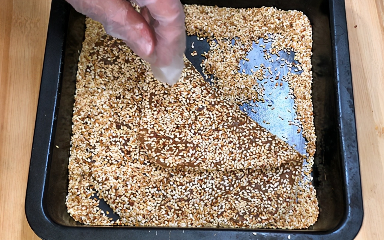 好吃的老式手工牛皮糖,在家如何自制牛皮糖