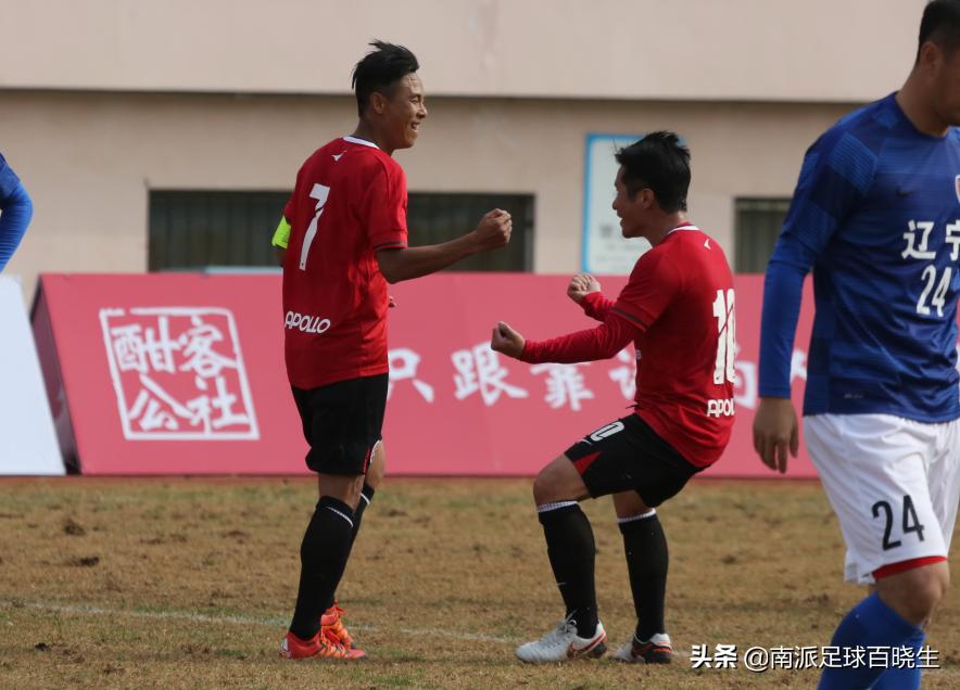 鑳″織鍐涗緺瀹㈣閲囪,渚犲琛岃皥璁虹煶鐮村ぉ