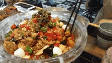 怎么可以吃兔兔？因为你没遇见它，千元水晶锅、5D餐桌让你炫目！