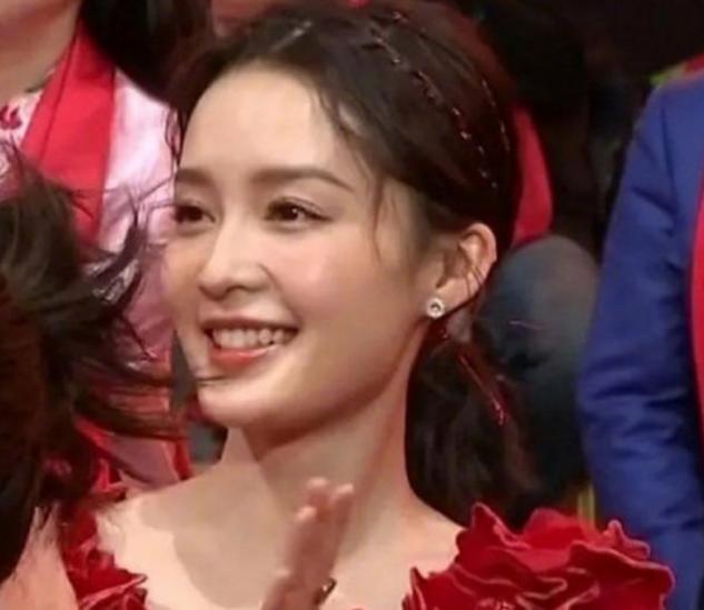 人像对着镜子怎么拍照才好看,如何对着镜子拍出超好看的脸照