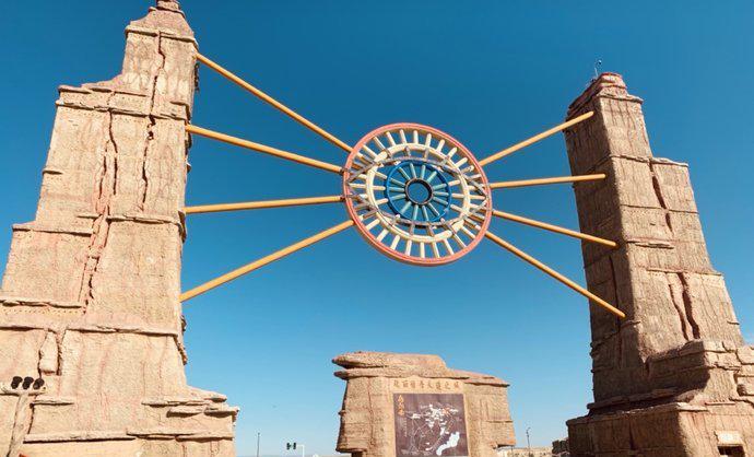 去新疆不跟团不自驾怎么玩,普通人不跟团去重庆自由行